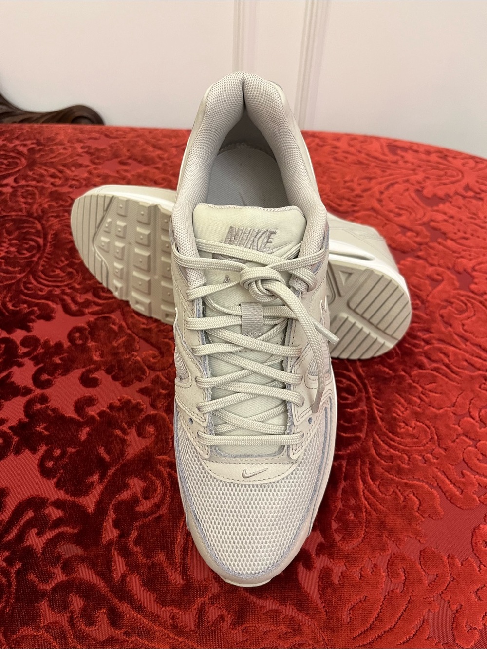 Nike Women's Air Max Command Sneaker in Grey size 10 never worn (no tags or box) - Picture 4 of 5
